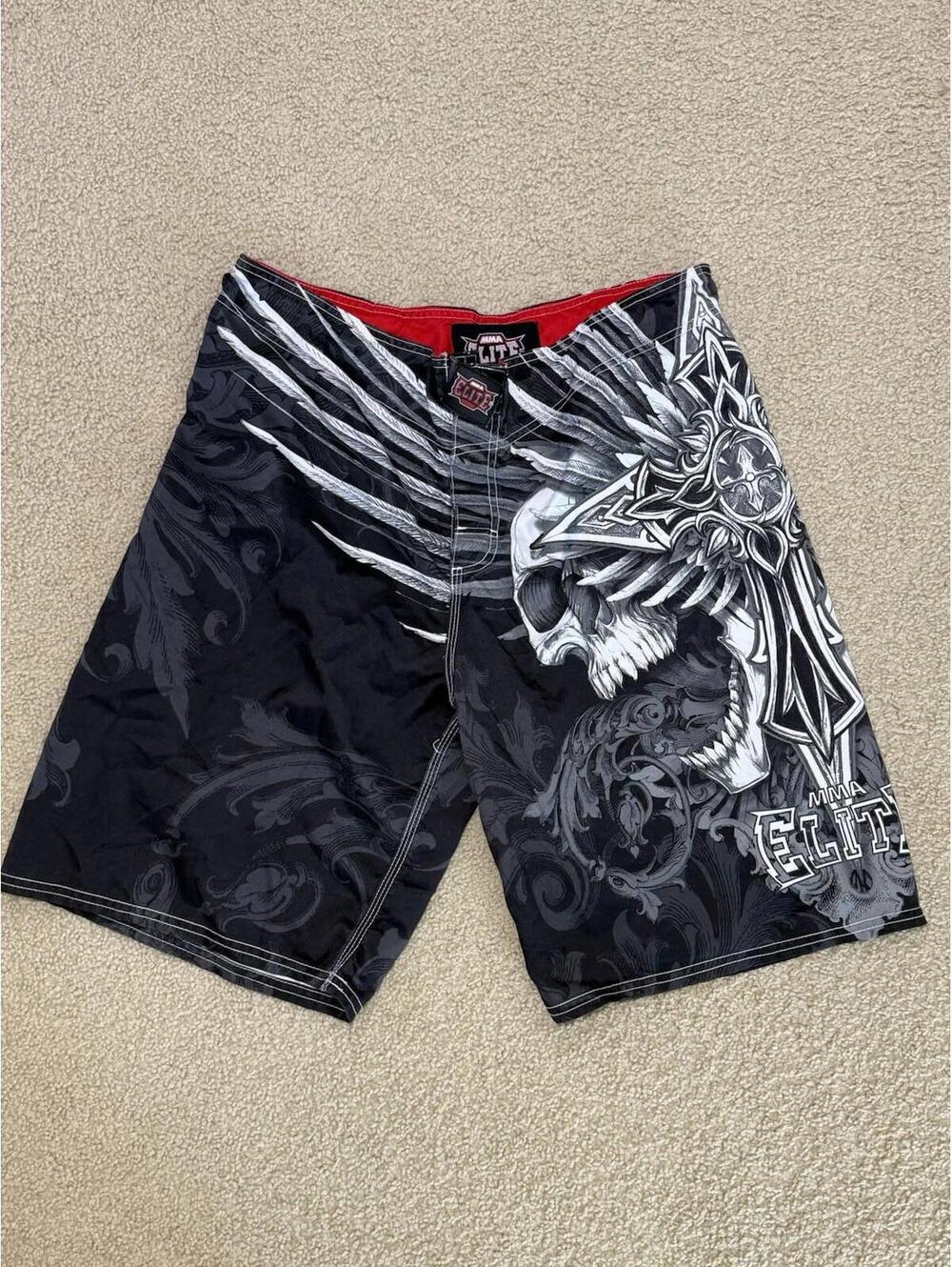 MMA Elite Fight Shorts Men’s Size L Skull Graphic Black White